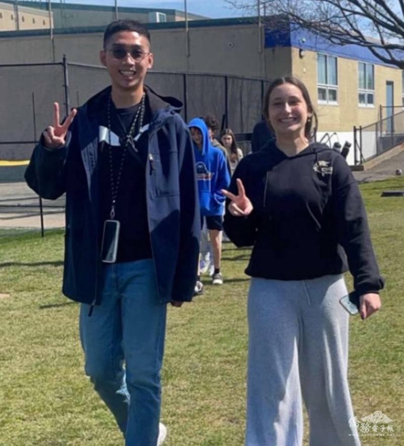 兩校學生開心交流