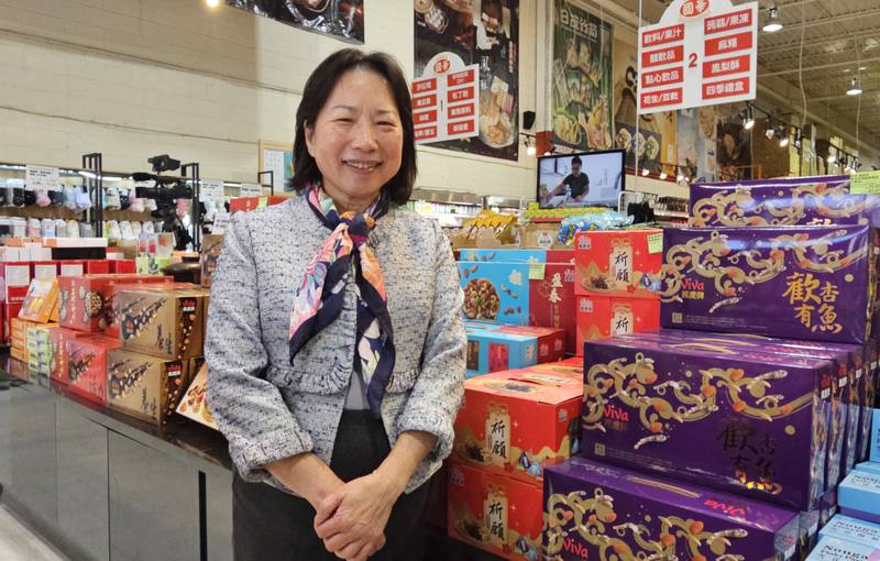 專賣台灣商品的加拿大國華超市開業30週年，國華超市董事長周怡華因事業成功並且積極公益，曾於2011年獲得海外台商磐石獎