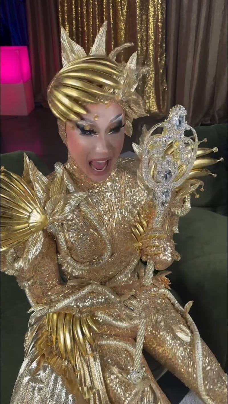 變裝皇后妮妃雅北美時間19日晚間奪下美國實境電視節目「魯保羅變裝皇后秀」冠軍。（圖取自instagram.com/rupaulsdragrace）