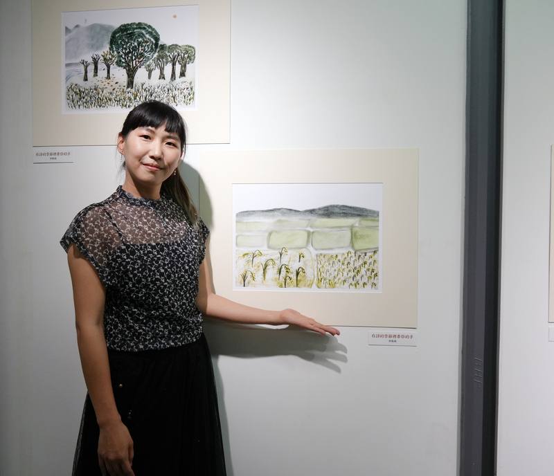 第36屆信誼文學獎頒獎典禮20日在台北舉行，幼兒園教師辜筱茜（圖）以作品「在詩的季節裡牽你的手」榮獲兒童圖畫書組佳作。