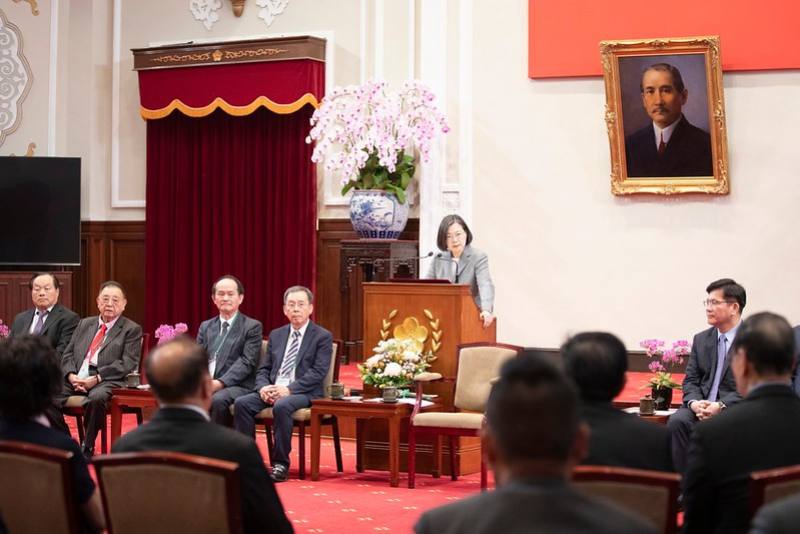 總統接見「世界越棉寮華人團體聯合總會及美國越柬寮華人團體回國訪問團」，並致詞