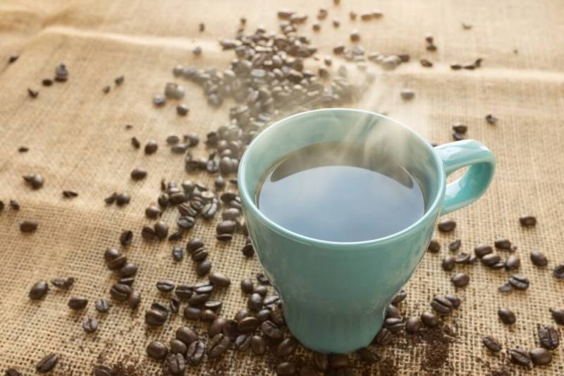 營養學家表示，喝咖啡利大於弊，但咖啡因每天攝取量不要超過400毫克。（圖取自Pixabay圖庫）