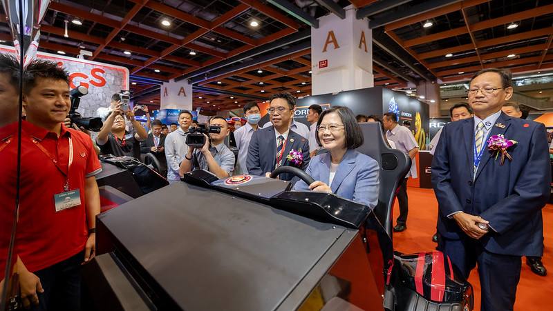 蔡英文總統26日上午出席「第27屆臺灣電子遊戲機國際產業展」
