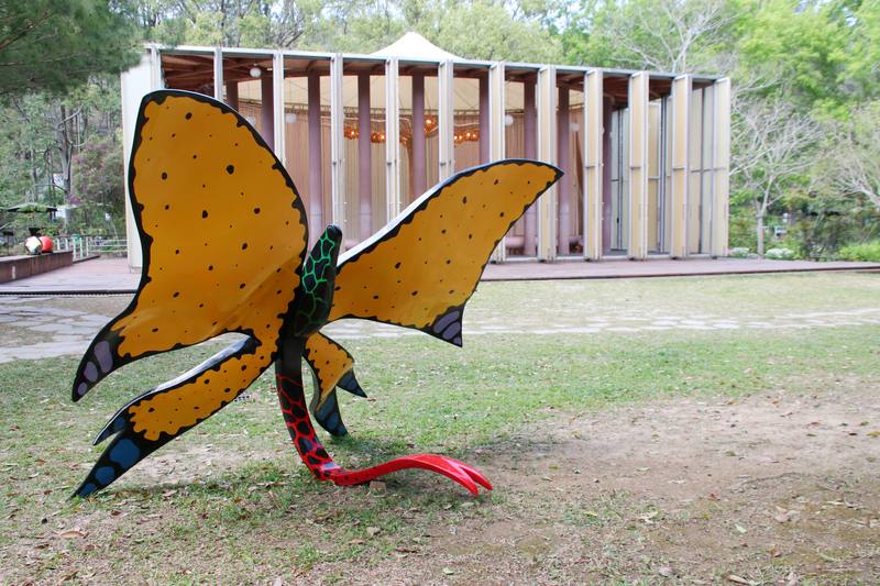 新故鄉文教基金會921大地震後，用「社會創新」思維重建南投縣埔里鎮桃米里，包含2005年將紙教堂（後）從日本移築到台灣。