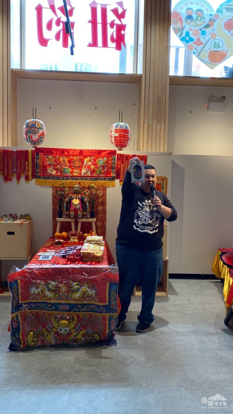 大紐約區臺灣同鄉會會長廖士敦講解媽祖文化