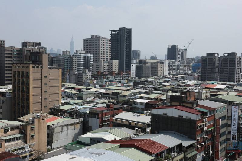 圖為台北市中山區建築櫛比鱗次