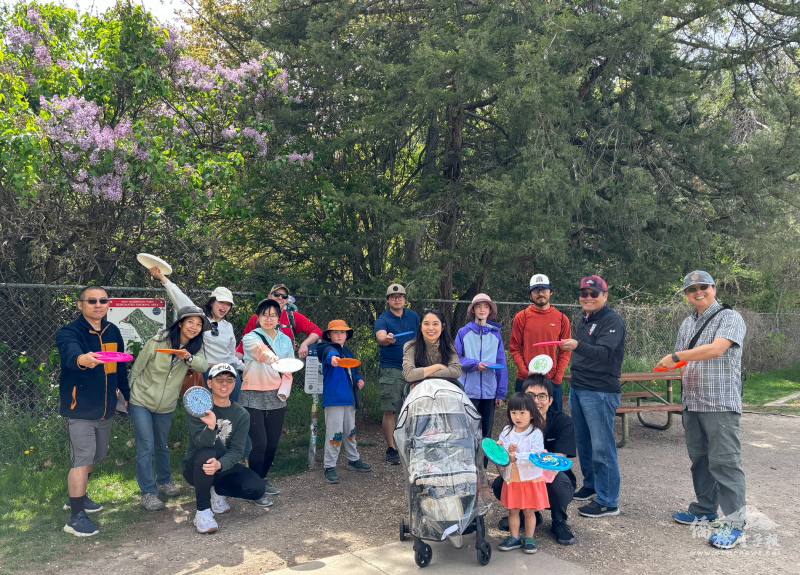 會員們攜家帶眷熱情參與