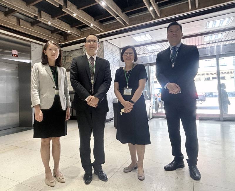 台美21世紀貿易倡議第2階段談判29日展開，台灣由行政院經貿談判辦公室副總談判代表楊珍妮（右2）領軍