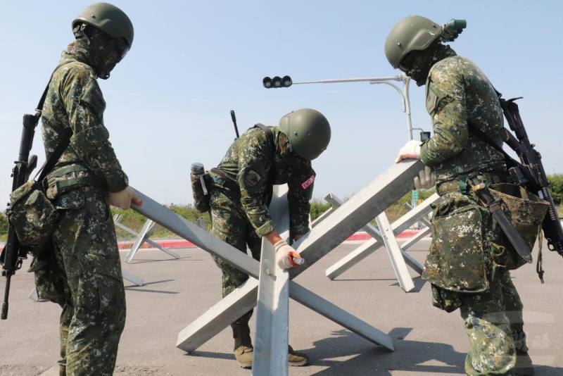 陸軍52工兵群戰工營日前執行「基地專精期末測驗」。（陸軍第十軍團提供）