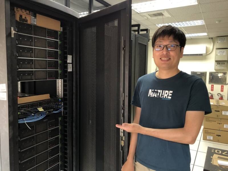 國立中山大學物理系助理教授鍾佳民（圖）與跨國研究團隊，成功破解過去30年全球科學家無解的高溫超導體理論模型，研究結果登國際期刊「科學」（Science）。（中山大學提供）