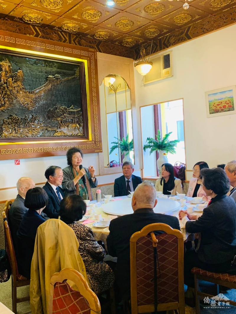 Chen Chu (陳菊), President of Taiwan's Control Yuan, led a delegation to Vienna for a visit, where she dined with many senior Taiwanese expatriates from the Association of Taiwanese in Austria (奧地利臺灣協會), sharing and discussing the progress of democracy in T