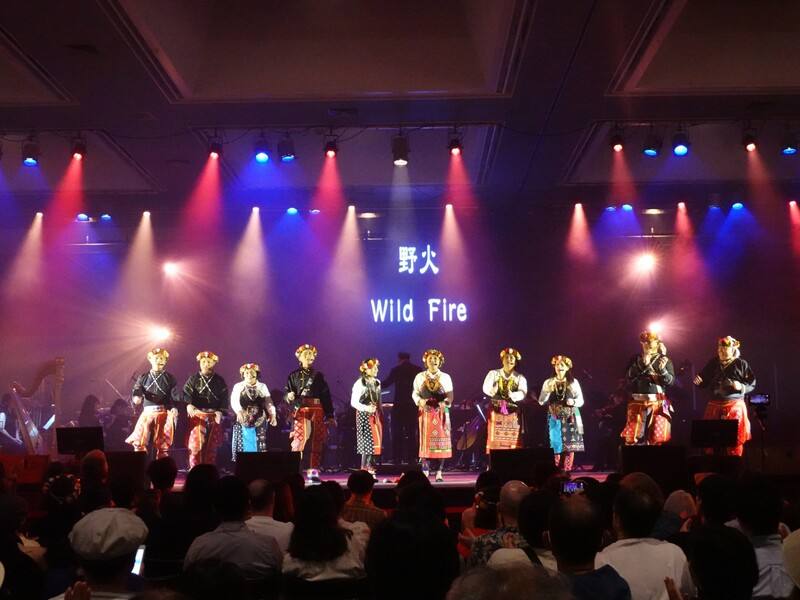 嘹亮原住民歌聲交織優雅管弦樂，在金曲歌王陳建年領軍的普悠瑪音樂家族壓軸演出下，為期2天日本最大台灣文化祭TAIWAN PLUS 2024於12日傍晚溫暖劃下句點。