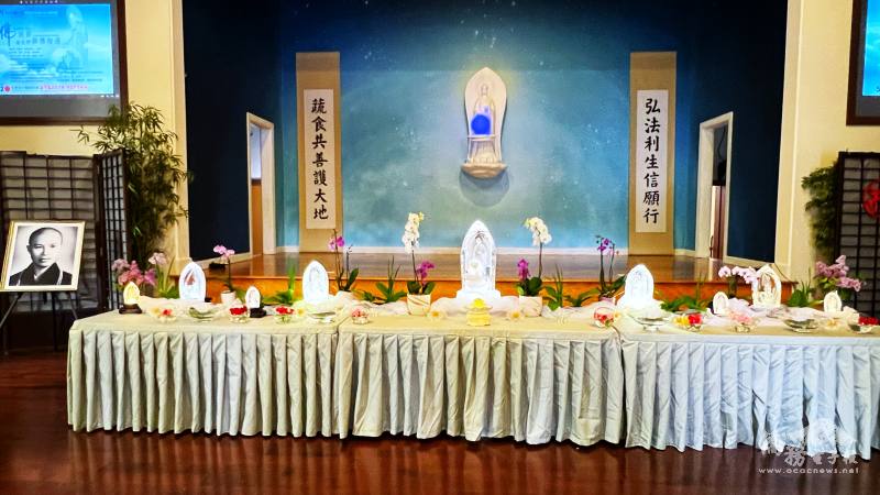 慈濟波士頓三節合一禮臺佈置得莊嚴、瑰麗