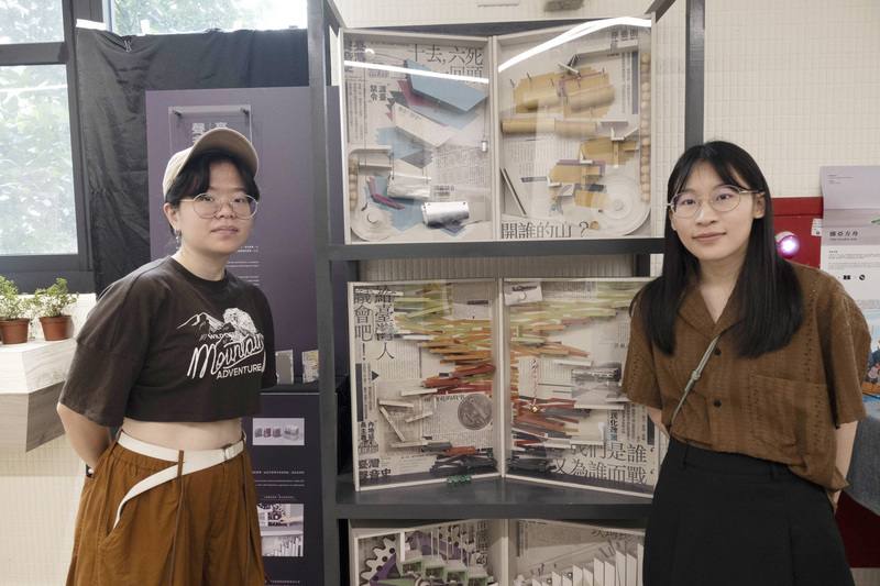 台灣科技大學設計系學生打造「台灣聲音史」裝置書，讓使用者透過操作複合媒材，走進超越文字的視聽之旅，用多元方式探索台灣的過去。（台科大提供）