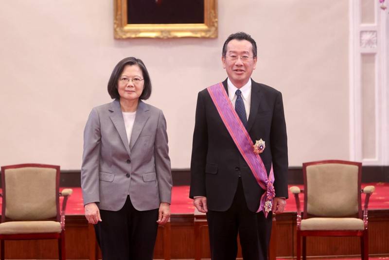 蔡英文總統15日上午頒授國家安全會議秘書長顧立雄等22人勳章