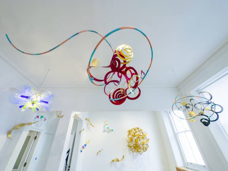 台灣藝術家蔡筱淇與丈夫日本藝術家吉川公野參加2024倫敦工藝週，新系列作品展現與大自然對話的藝術。（Tsai & Yoshikawa提供）