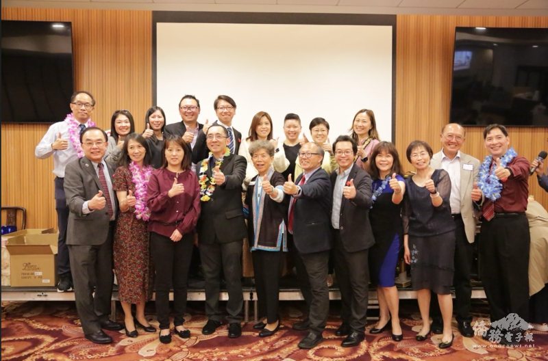 博愛中文學校董事會成員合影