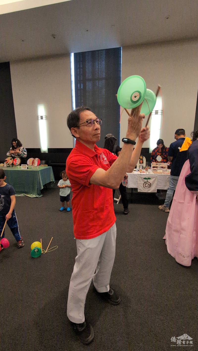 陳錦埴老師表演扯鈴
