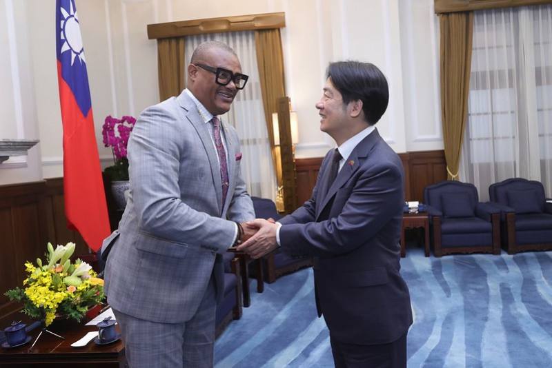 總統接見「聖克里斯多福及尼維斯聯邦副總理韓利訪問團」