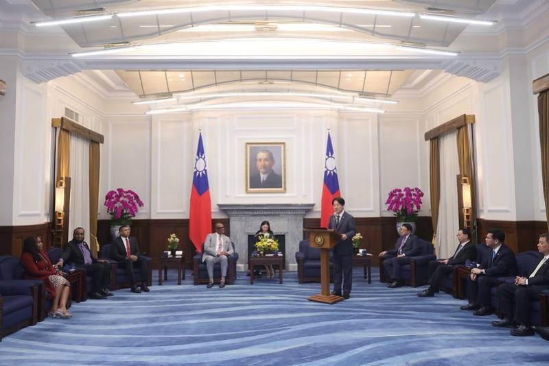 總統接見「聖克里斯多福及尼維斯聯邦副總理韓利訪問團」，並致詞