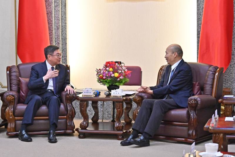 卓院長盼兩院共同合作，推出更多福國利民政策