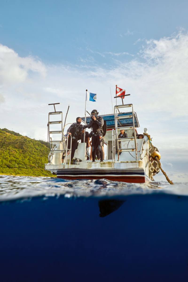 To make the docuseries, the dive team of six (including dive guides and cameramen) made an average of four dives every filming day.​​ (photos by PTS Shipwrecks Taiwan)