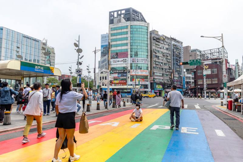 Taiwan is a free country that prizes freedom of speech. One of Taiwan’s distinctive literary genres is LGBT writing.​​