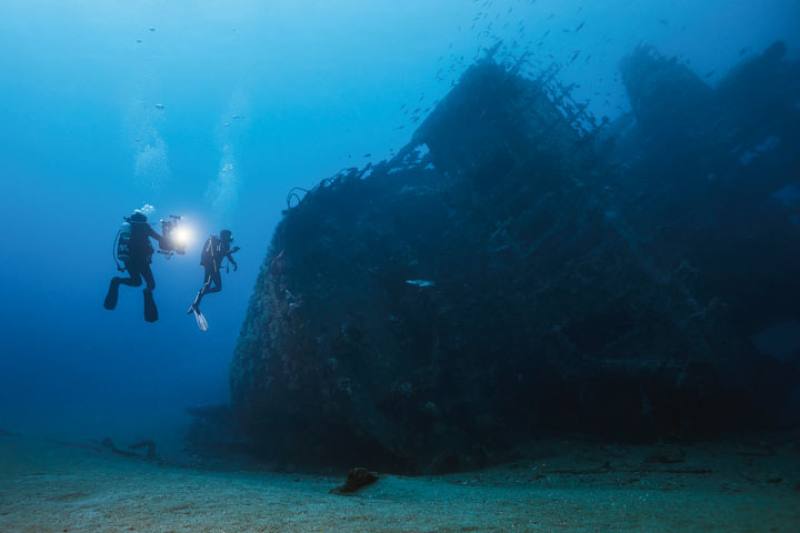 A shipwreck in Badai Bay, Orchid Island.​​ (photos by PTS Shipwrecks Taiwan)