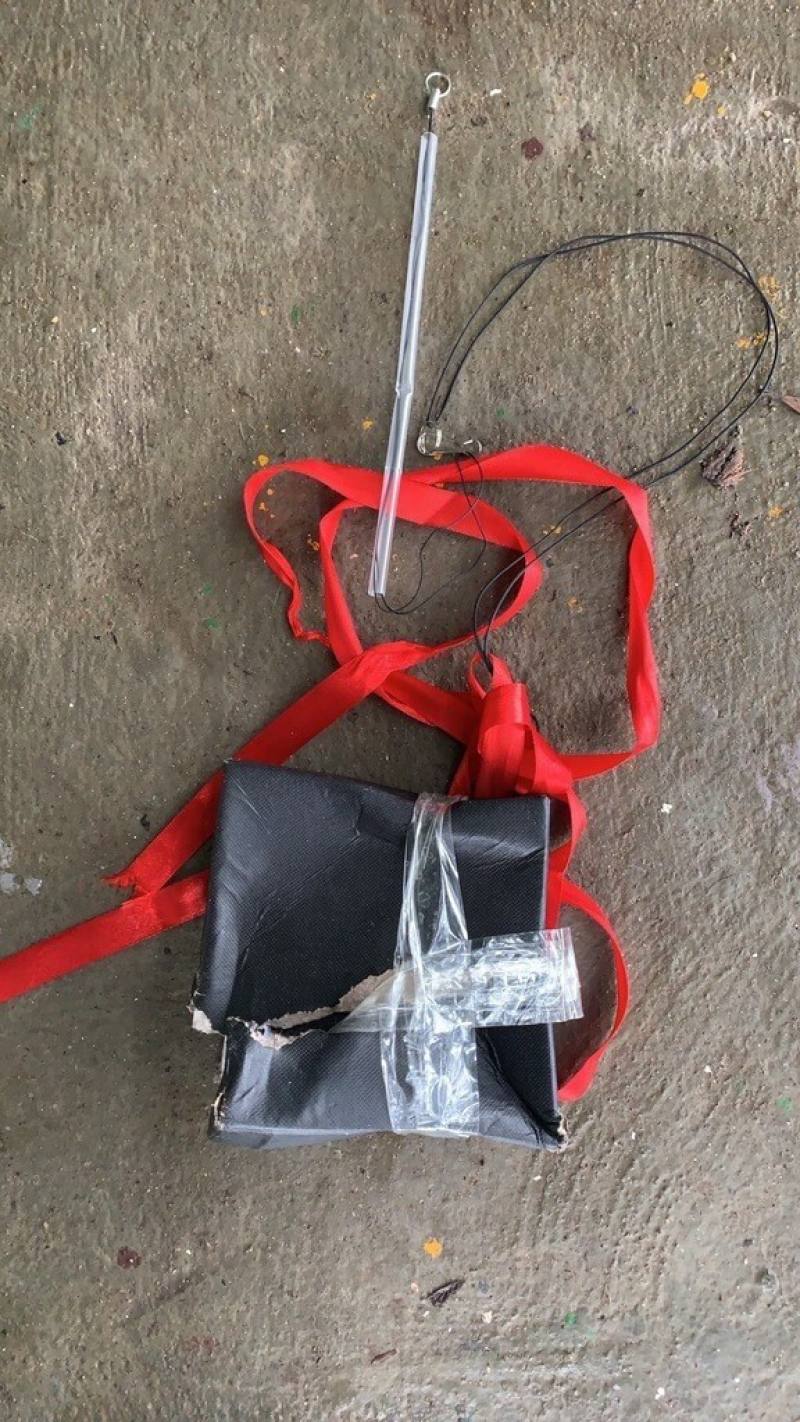 A package of pamphlets bearing propaganda slogans in simplified Chinese is displayed by the army's Kinmen Defense Command. Photo courtesy of Kinmen Defense Command