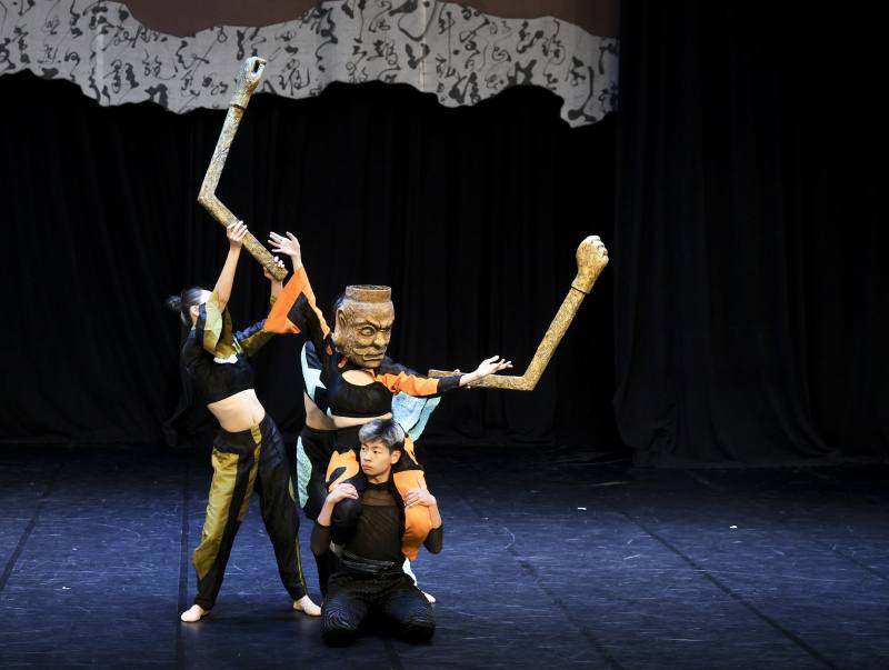 龜之劇場「《神遊》庄頭限定版」講述神仙下凡遊玩世俗人間，以變化莫測的形象顯現，與眾民一起遊走在夢幻想像中。