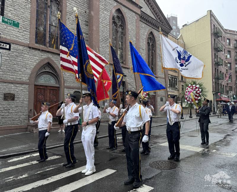 紐約華裔退伍軍人會在曼哈頓舉辦遊行，紀念國殤日