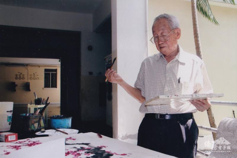 今年92歲的拿督陳昌孔老師，是馬來西亞現代美術史上的重要人物，也是馬來西亞教齡最長的紀錄保持人（陳昌孔提供）
