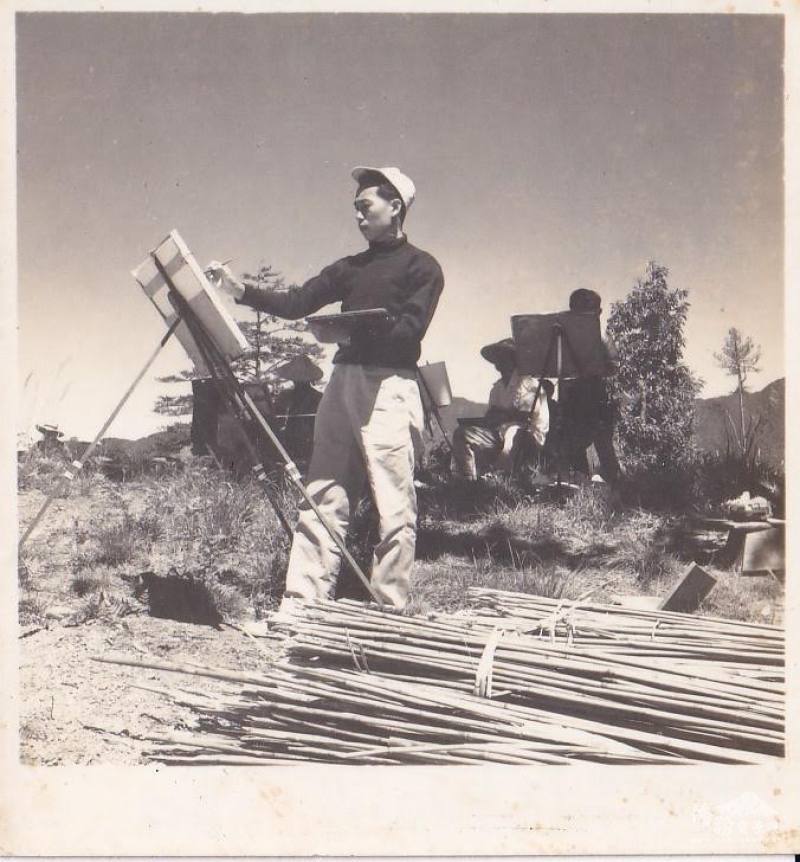 陳昌孔於1957至1961年在臺灣師範大學美術系求學，替他未來的美術生涯奠定扎實基礎，圖為陳昌孔大學時期於六張犁寫生（陳昌孔提供）