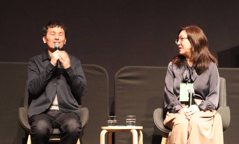 第3屆「墨爾本台灣影展」開幕播放台灣電影「小曉」，導演靳家驊（左）映後與觀眾對談，場面熱烈。
