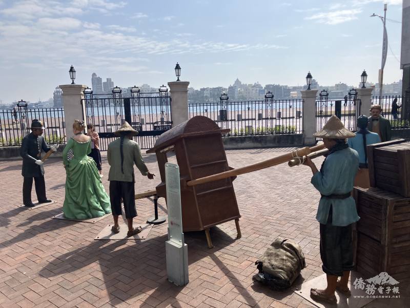 Realistic wax figures depicting scenes from the British Consular Residence.