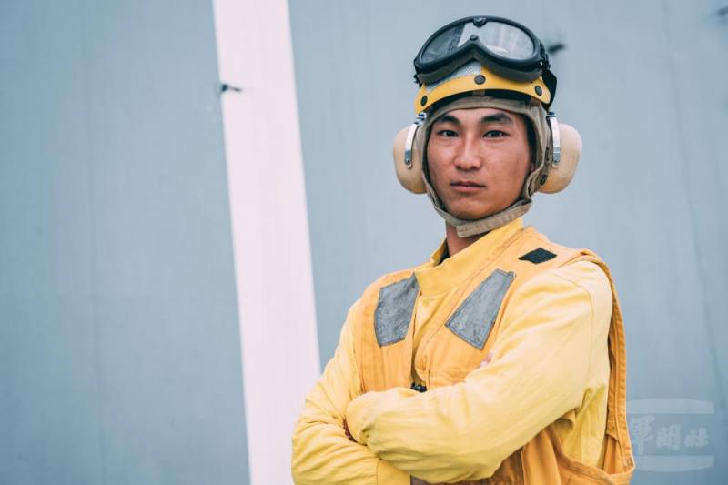 帆纜士官長林琨衡表示，艦上帆纜班屬於高危險性的工作。（軍聞社記者吳柏融攝）