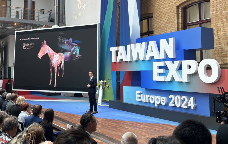 外貿協會黃志芳董事長特別提及故宮將18世紀，東西交流文化成果轉化為數位體驗，展現台灣文化軟實力