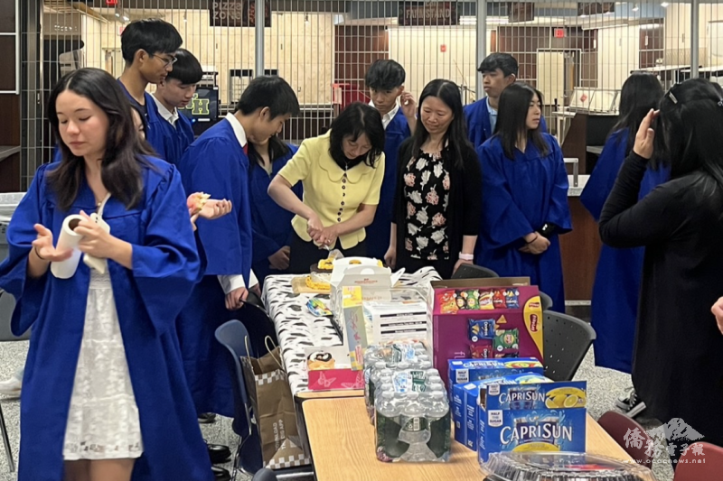 畢業學生會後餐敘