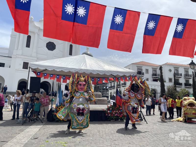 傳統民俗藝陣電音三太子尬舞