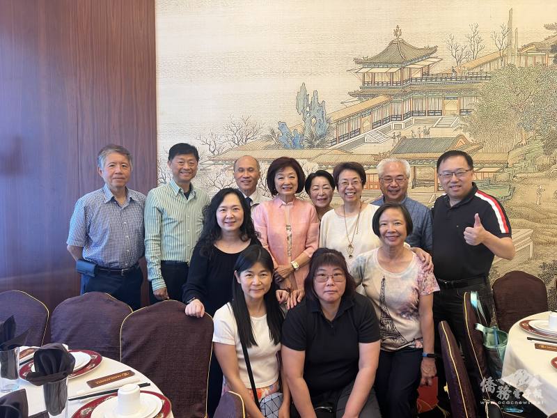 舊金山灣區衞理校友會校友合影