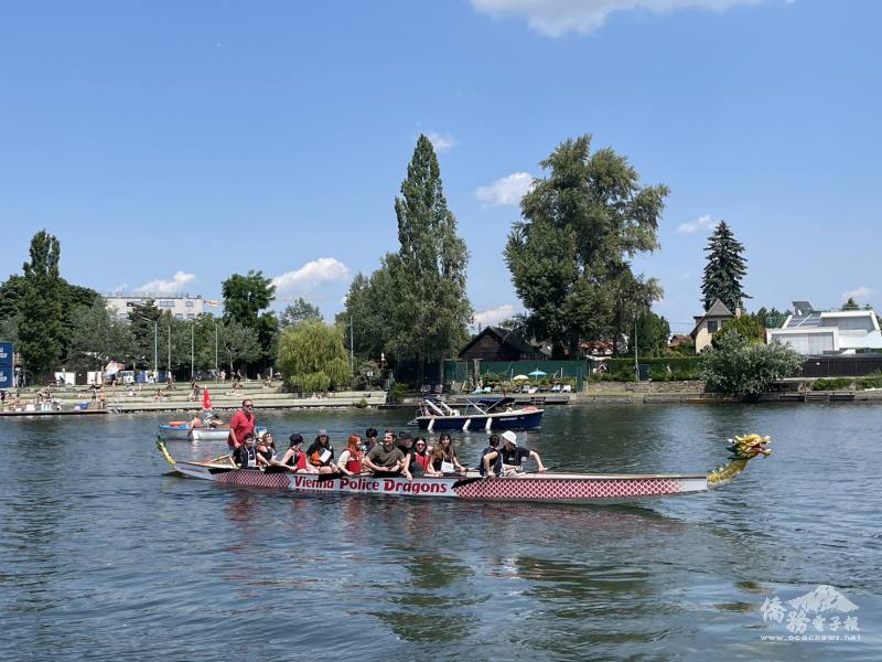 奧地利臺灣商會於河畔舉辦端午龍舟划船比賽，許多僑胞及當地民眾熱情組隊參與