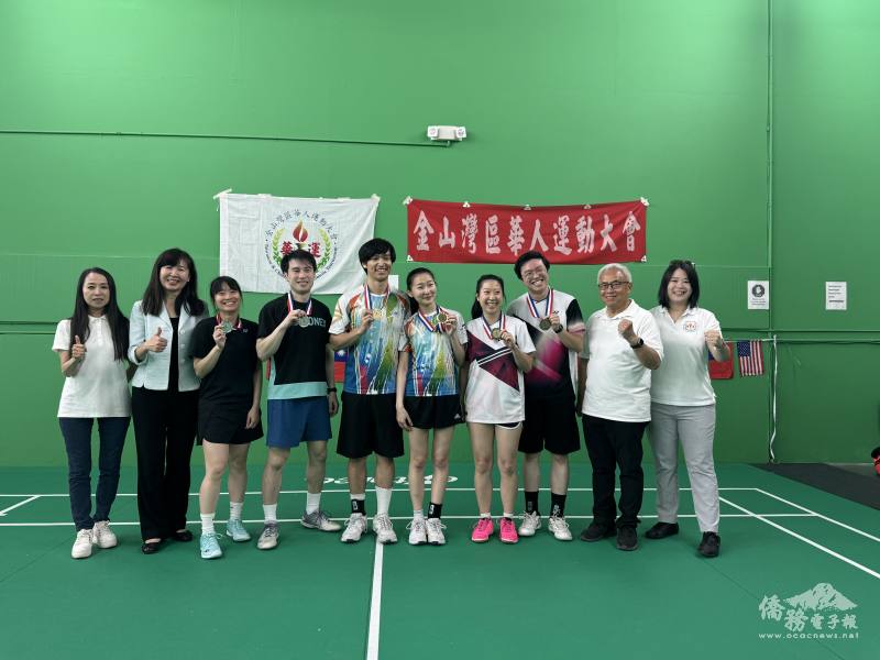 貴賓與優勝選手；呂玉貞(左一)、莊雅淑(左二)、陳朝全(右二)、陳思如(右一)