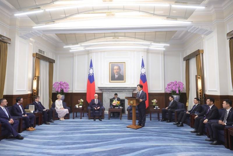President Lai delivers remarks at a meeting with a delegation led by Czech Republic Senate First Vice-President Jiří Drahoš.