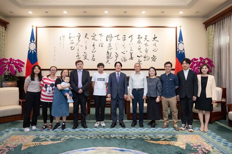 總統與訪賓合影