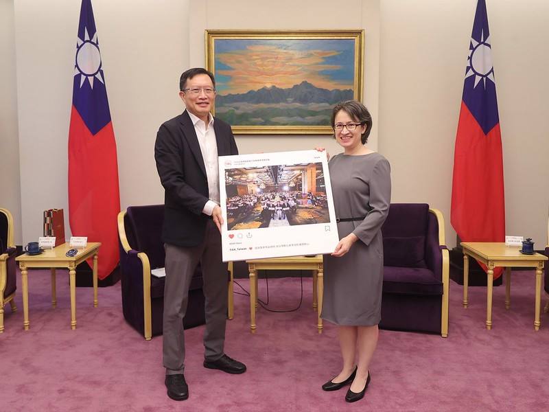 蕭美琴副總統18日上午接見「台灣網路暨電子商務產業發展協會(TiEA)」