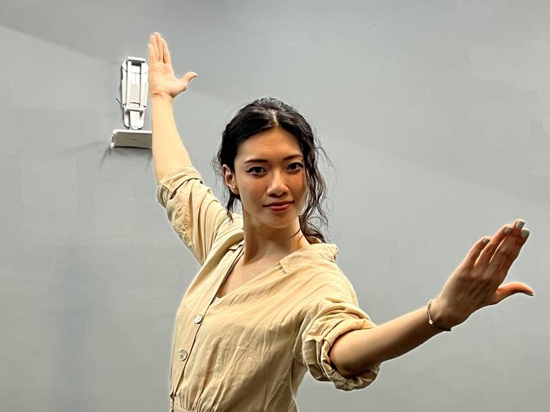林靖嵐聽障舞蹈團團長林靖嵐小時候被診斷為聽覺重度障礙，但她沒有被打倒，熱愛跳舞的她大學畢業後成立舞團，教聽障人士跳舞。