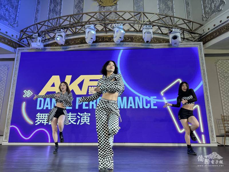 動感的街舞表演將現場氣氛帶到最高點