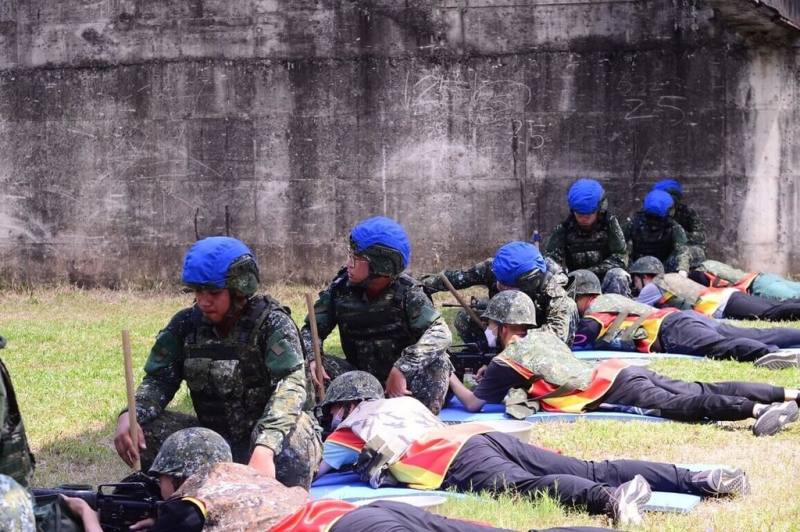 全國首梯替代役備役役男射擊訓練，21日在台南市大內區新中靶場登場，150名民國112年退役的台南市替代役備役役男被召集受訓。（台南市政府提供）