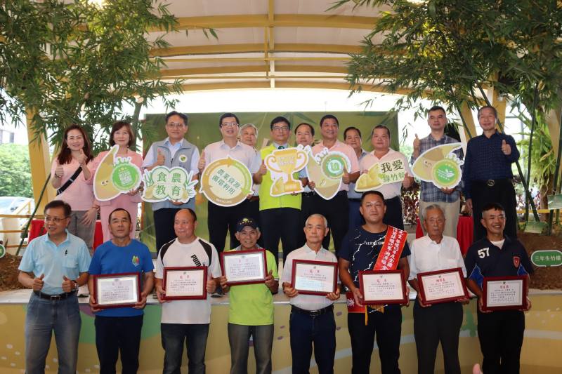 農糧署蘇代理署長與現場嘉賓合影