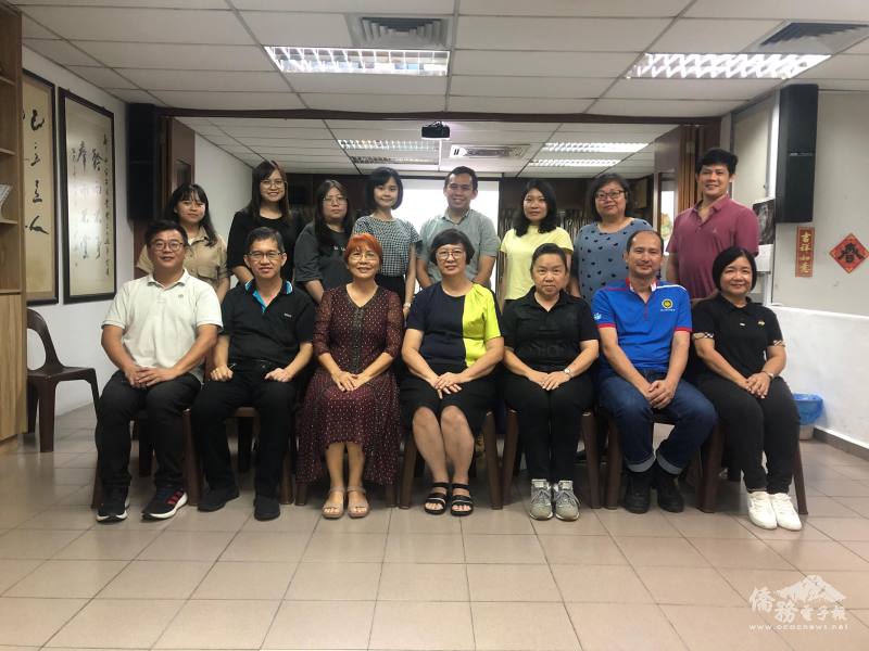 培訓老師與新山留學臺灣同學會成員進行大合照